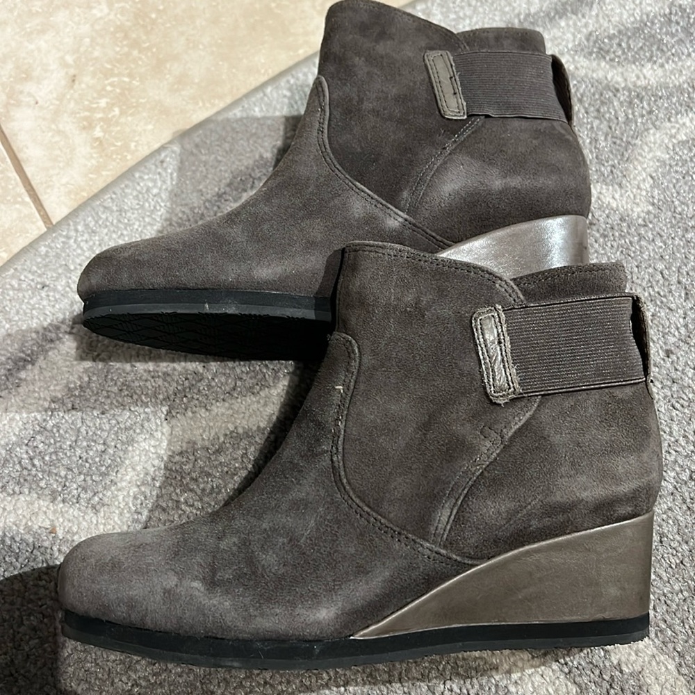 Earthies gray wedge bootie